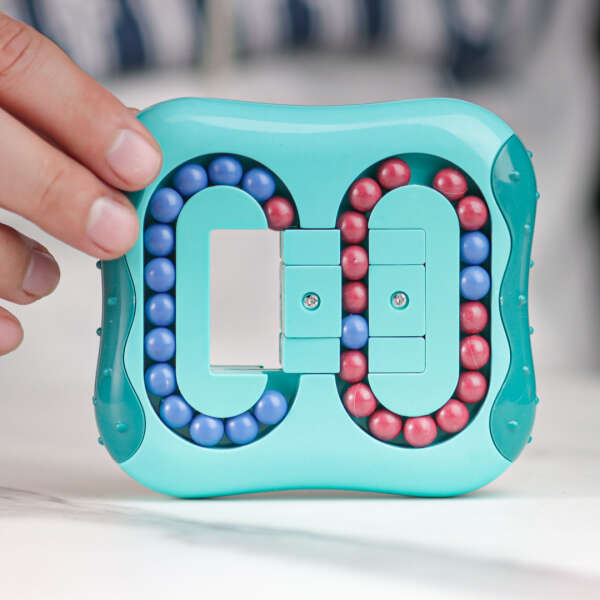 An anti-stress toy - FidgyCube - AI WEB SHOP